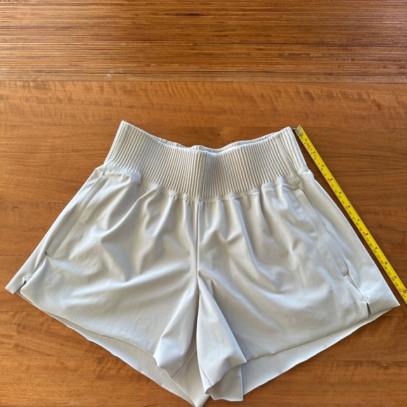 Athleta Cosmic Flutter Shorts - XXS Beige - Picture 4 of 9